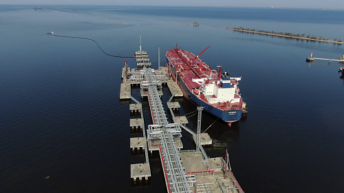 Петербургский нефтяной терминал усиливает боновую защиту