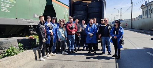 Дорогу в Большом порту Санкт-Петербург освободили от 5,8 тонн шинных отходов
